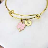 Clover Bracelet, Clover Bangle, Shamrock Bangle, Clover Charm, Mother's Day Gift, Personalized Gift, Best Friend Gift, Coworker Gift