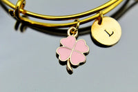 Clover Bracelet, Clover Bangle, Shamrock Bangle, Clover Charm, Mother's Day Gift, Personalized Gift, Best Friend Gift, Coworker Gift